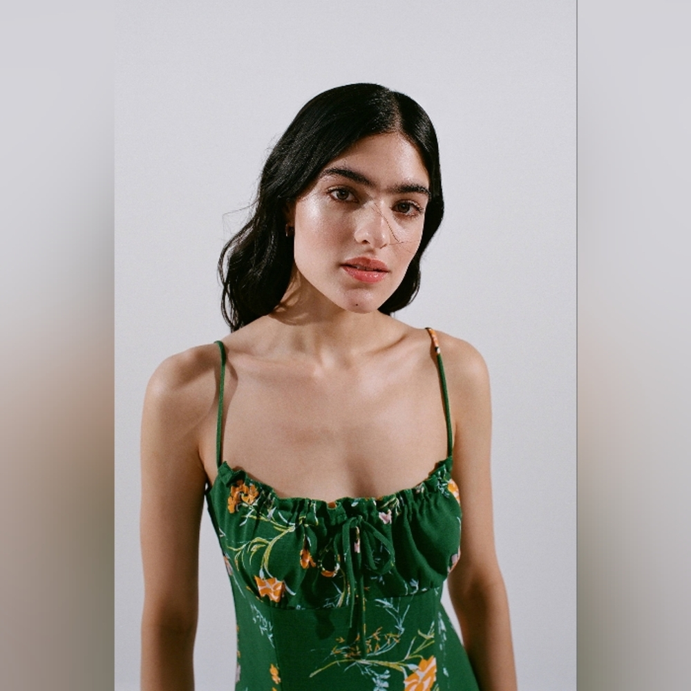 Green Dress - Picture 3 of 4